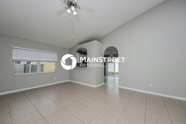 Photo - 3 Bedroom Pet-Friendly Home in St. Cloud, FL with Main Street Renewal