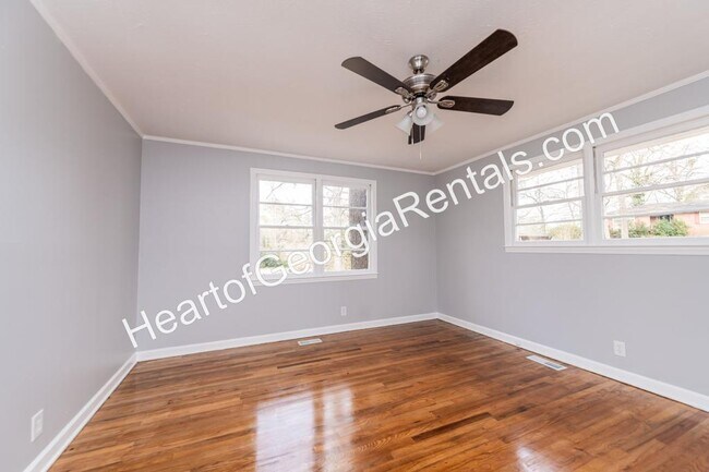 Photo - 204 Ashby Way