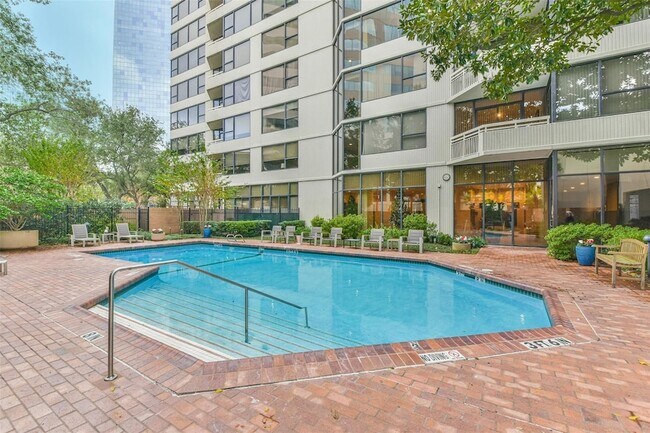 Photo - 15 Greenway Plz Unit 5C