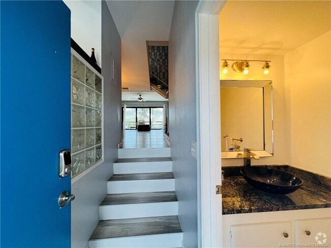 Building Photo - 11000 S Ocean Dr Unit 6I Rental