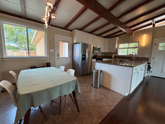 Photo - Cute 3 bedroom house in