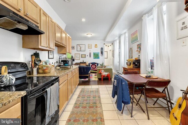 Photo - 2010 E York St Unit 1F