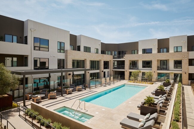 Santal Thousand Oaks