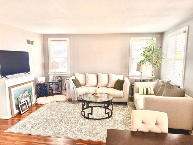 Photo - 320 Fairway Ln