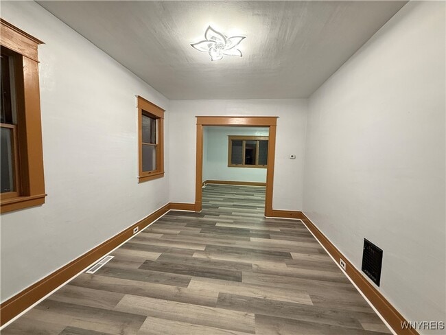 Building Photo - 111 Dempster St