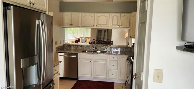 Photo - 841 Kings Way