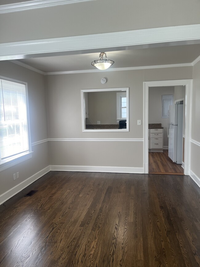 Dining room - 1402 N Tennessee Blvd