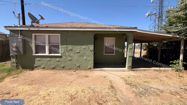 Building Photo - One Bedroom Back house- Available Now!
