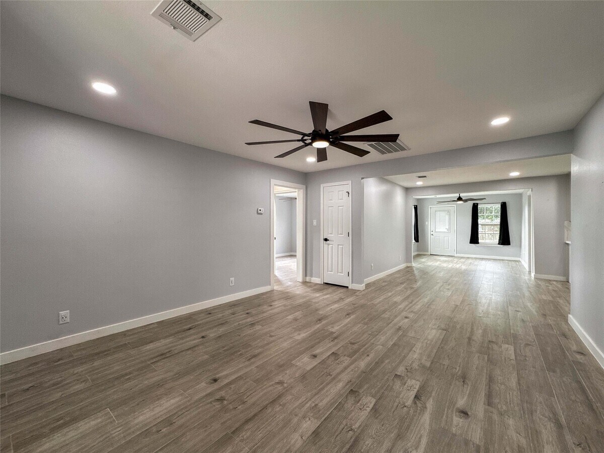 Photo - 730 Dunkley Dr