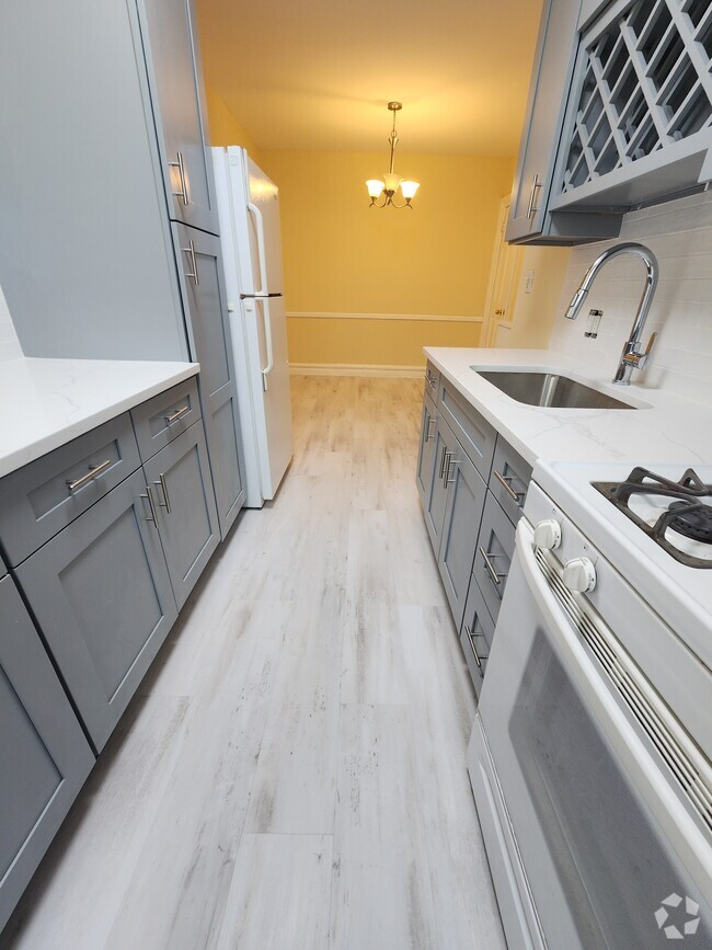 Building Photo - 6102 23rd Ave Unit 2 Rental