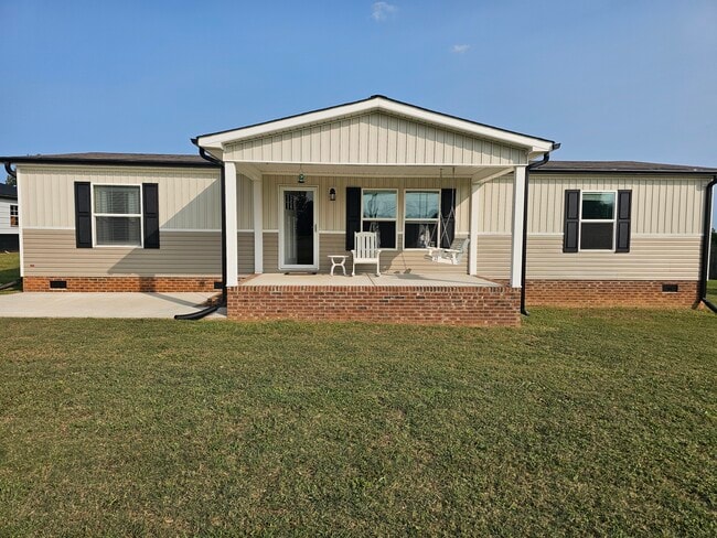 Photo - 737 Long Branch Rd