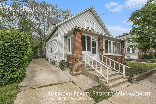 Building Photo - 935 Baldwin St SE