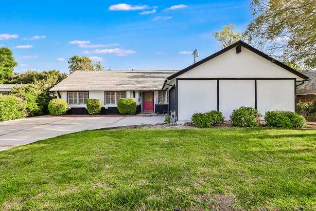 Photo - 22306 Hart Casa