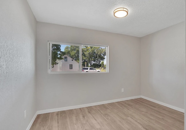 Photo - 924 3rd St Unit #1