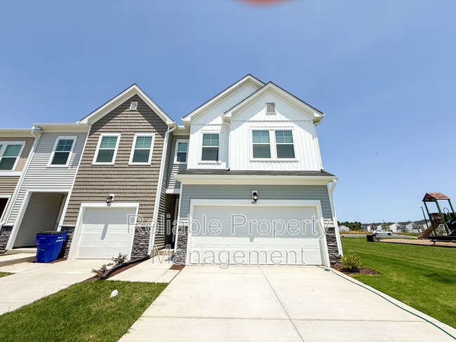 Photo - 407 Thompson Overlook Wy Townhome