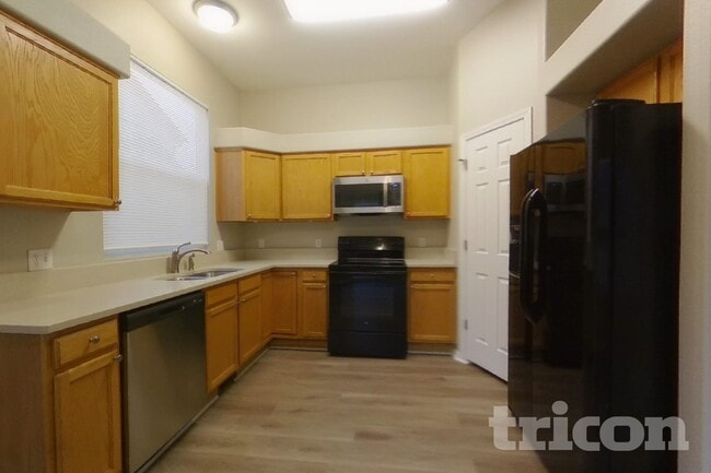 Photo - 8195 Radcliff Dr