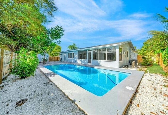 Building Photo - 6812 Rio Pinar