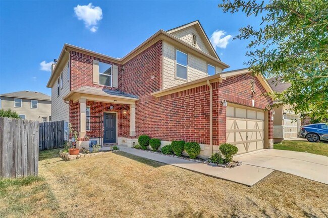 Photo - 900 Sawbuck Dr