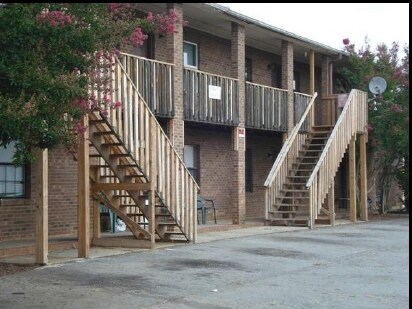 Woodbriar Apartments - Woodbriar Apartments