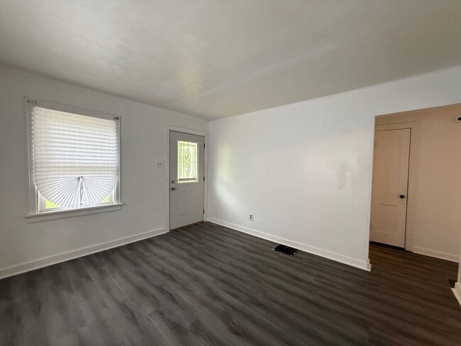 Photo - Freshly Renovated Bungalow in Home Park Area!