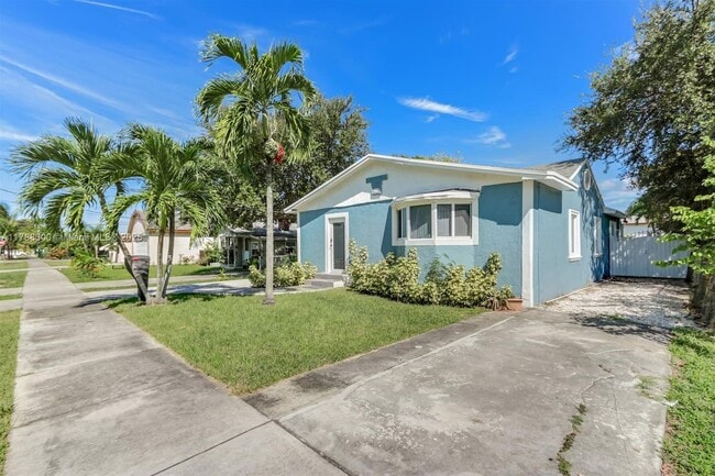 Photo - 211 SW 4th Ave Casa