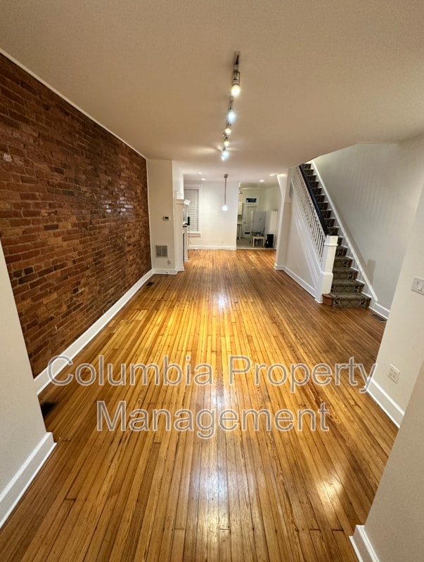 Building Photo - 1427 Monroe St NW