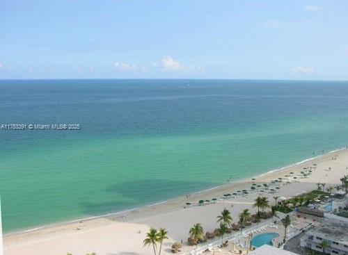 Photo - 18911 Collins Ave Unidad 405 Rental
