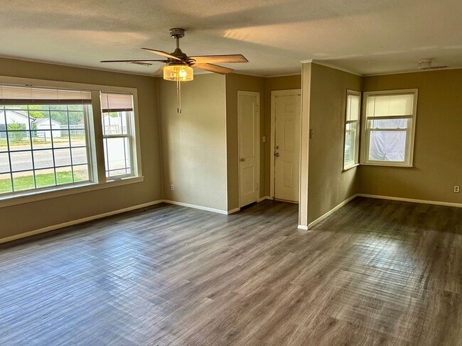 2365 W Wedington Dr