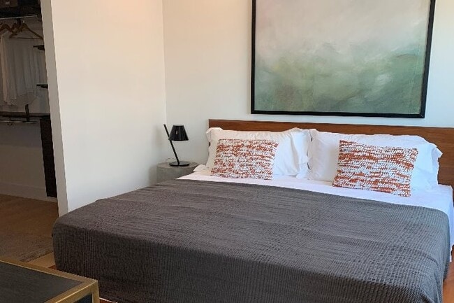 Photo - 7311 River Rd Unidad Balcony