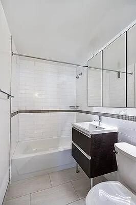 Building Photo - 360 W 34th St. Rental