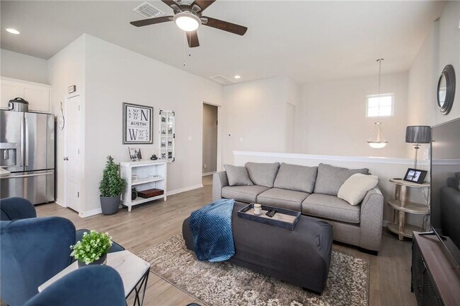 Photo - 18003 Pomelo Ln Unit B