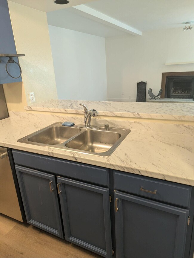 Photo - 1516 E Pike St Unit 204