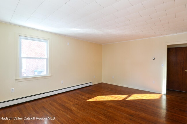 Photo - 156 Lampman Ave