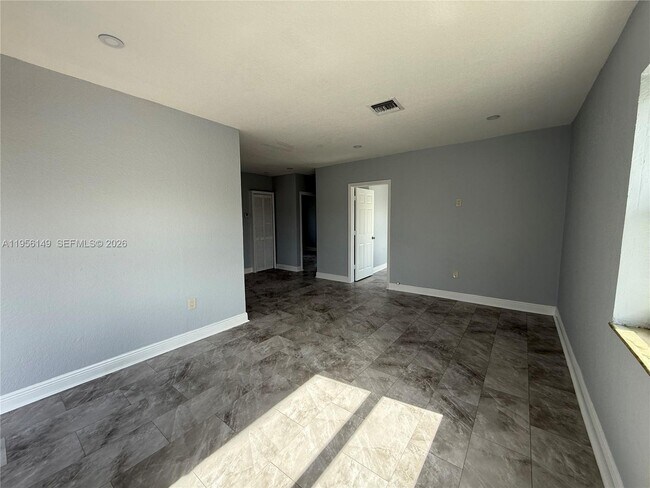 Photo - 2311 NW 15th St Unidad B