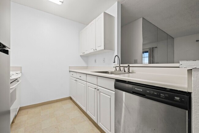 Photo - 92-1050-1050 Okaa St