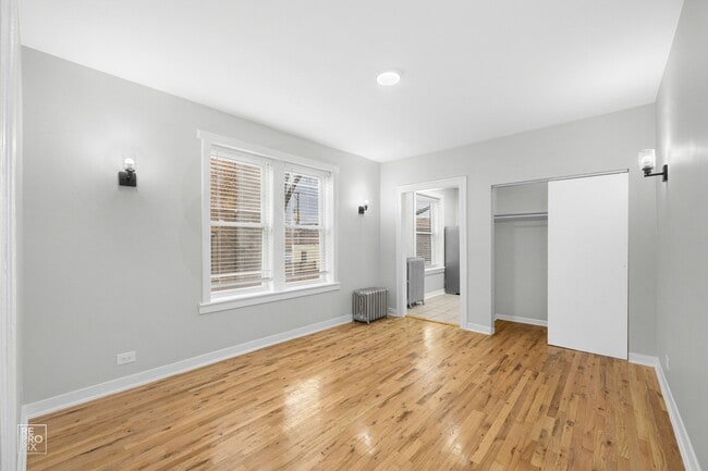 Photo - 4720 S Drexel Blvd Chicago, IL 60615