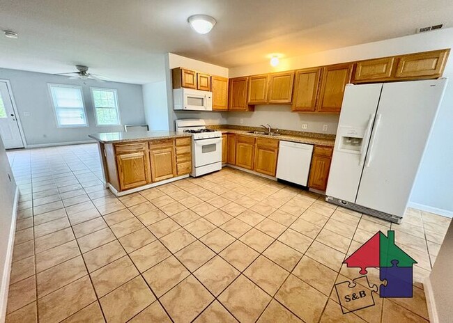 Building Photo - Gorgeous Pet Friendly Milton 3 Bedroom - Attached Garage and Patio!