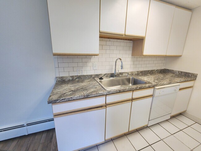 Photo - 801 N Dahlia St Unit 2
