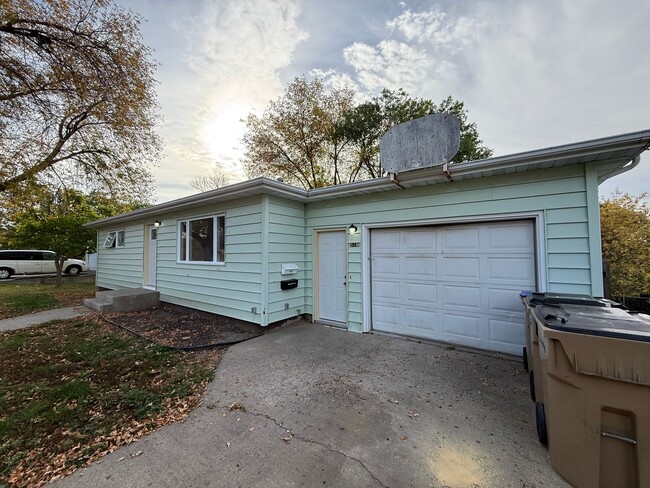 Photo - 3 Bedroom Home