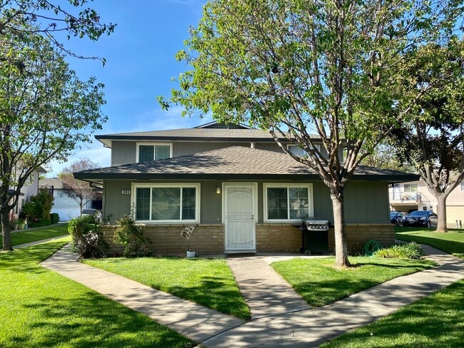 Building Photo - BLOSSOM VALLEY - Beautifully updated condo...