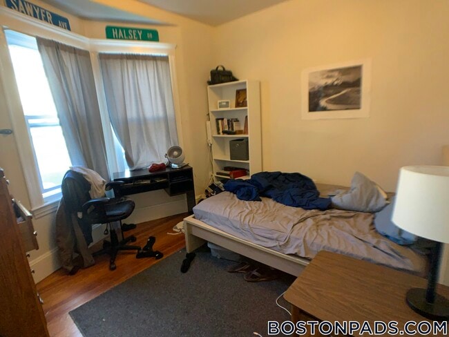 100 W Quincy St