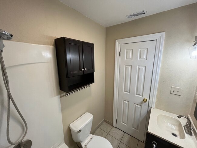 Photo - 417 E 55th St