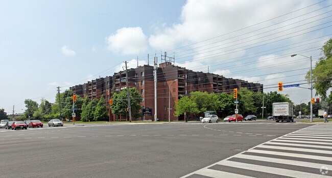 Primary Photo - Warren Court Apartments