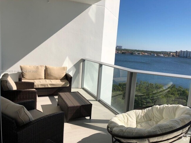 Building Photo - 17111 Biscayne Blvd Rental