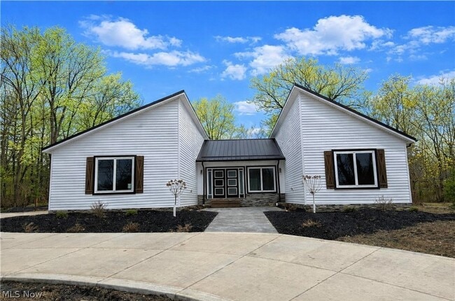 Building Photo - 3940 Ellendale Rd