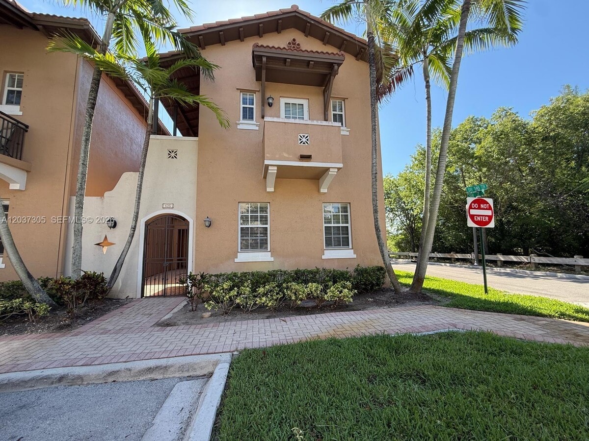 Photo - 625 SW 146th Terrace