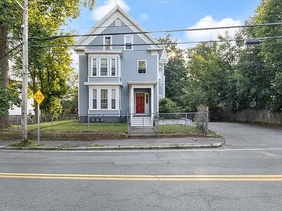 Building Photo - 31 Lyman St Unit 3