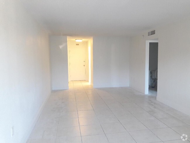 Building Photo - 1800 Sans Souci Blvd Unit 1800117 Rental