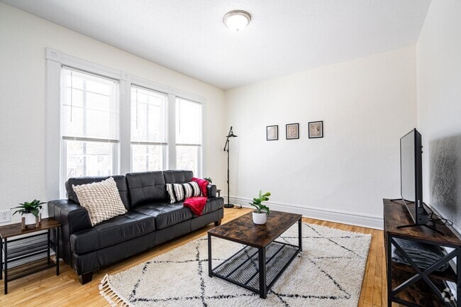 Building Photo - 4Bdrm Upper Flat of Eastside Duplex Fully ... Unit 2529A Murray Rental
