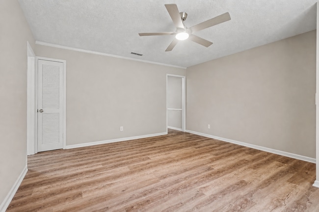 Photo - 886 Martin Heights Dr NW